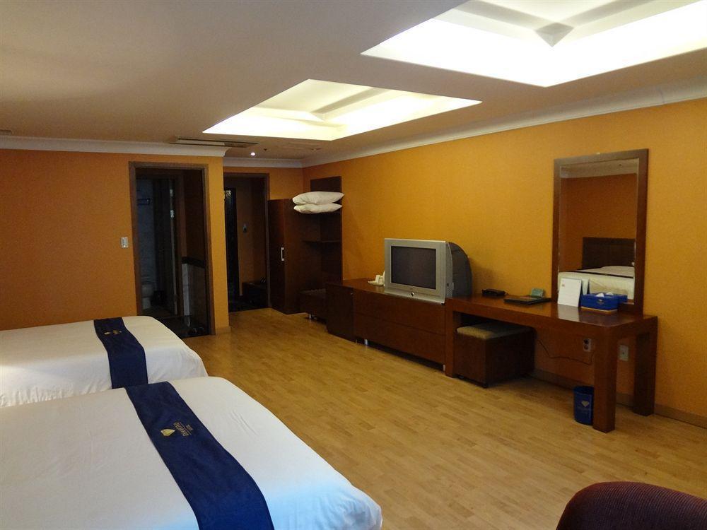 בוסאן Diamond Tourist Hotel מראה חיצוני תמונה