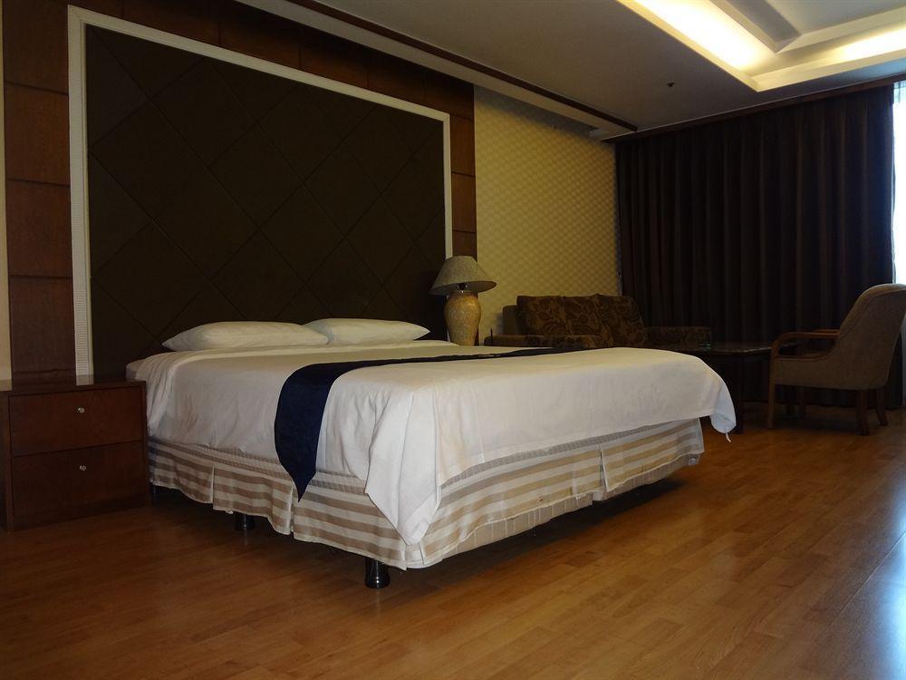 בוסאן Diamond Tourist Hotel מראה חיצוני תמונה