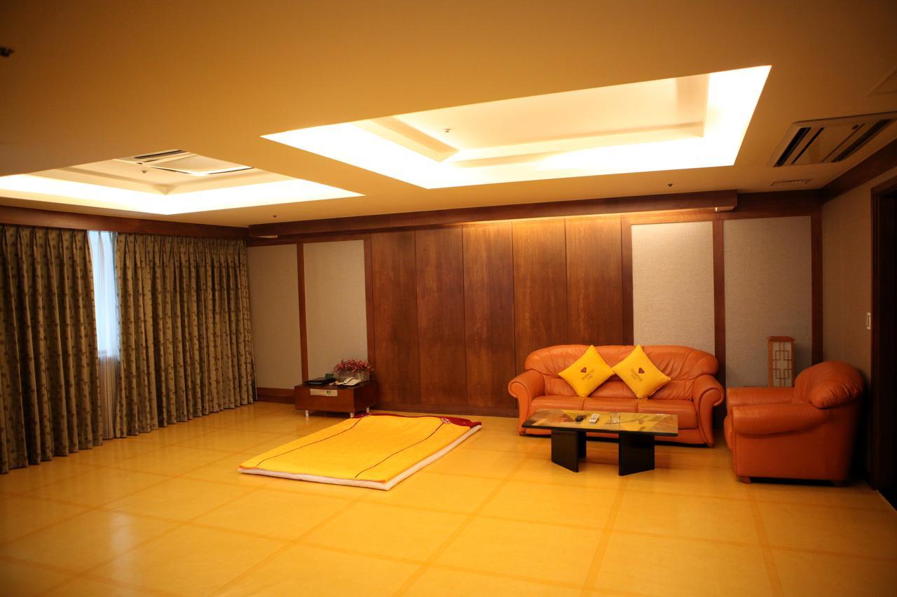 בוסאן Diamond Tourist Hotel מראה חיצוני תמונה