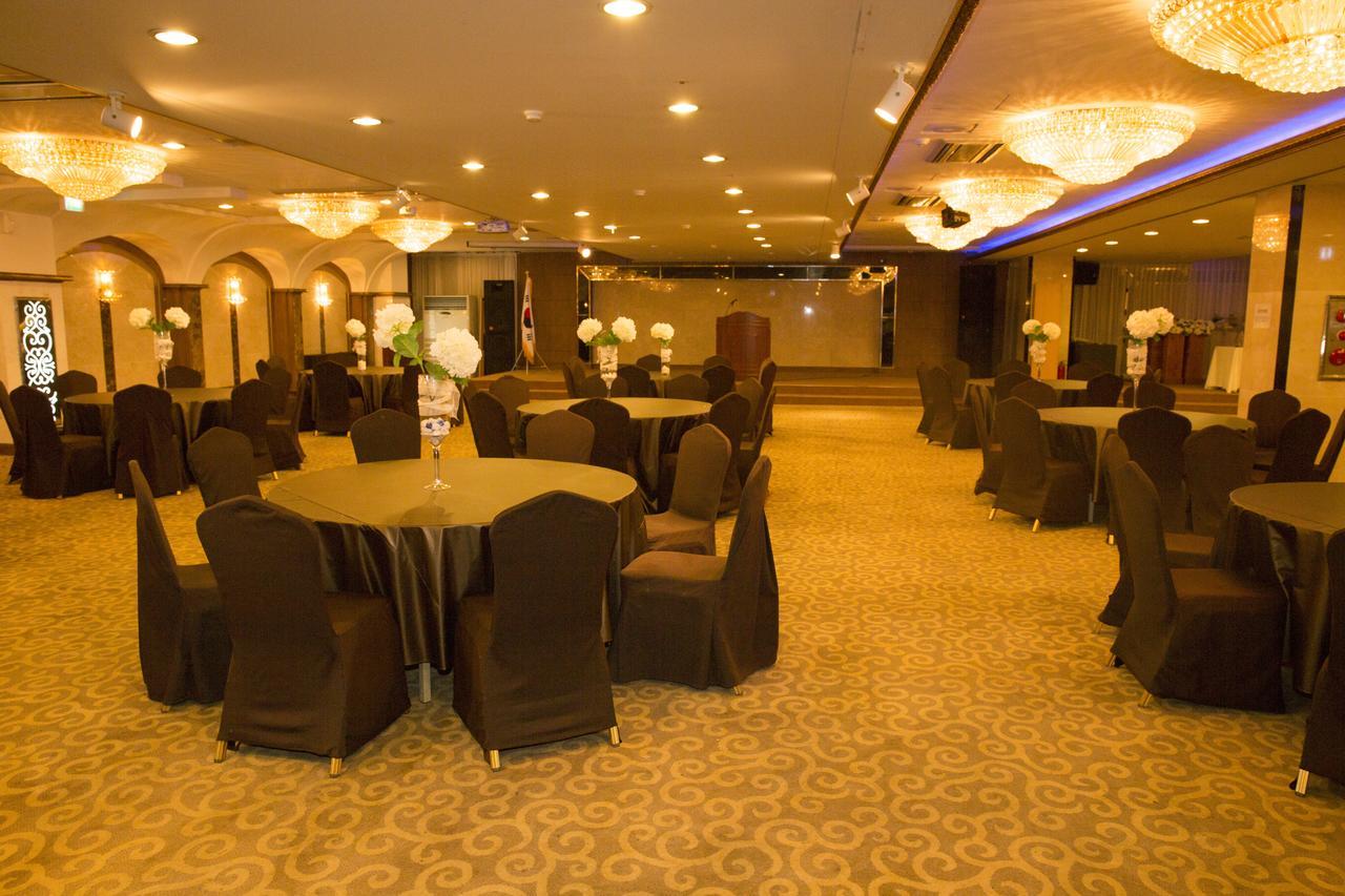בוסאן Diamond Tourist Hotel מראה חיצוני תמונה